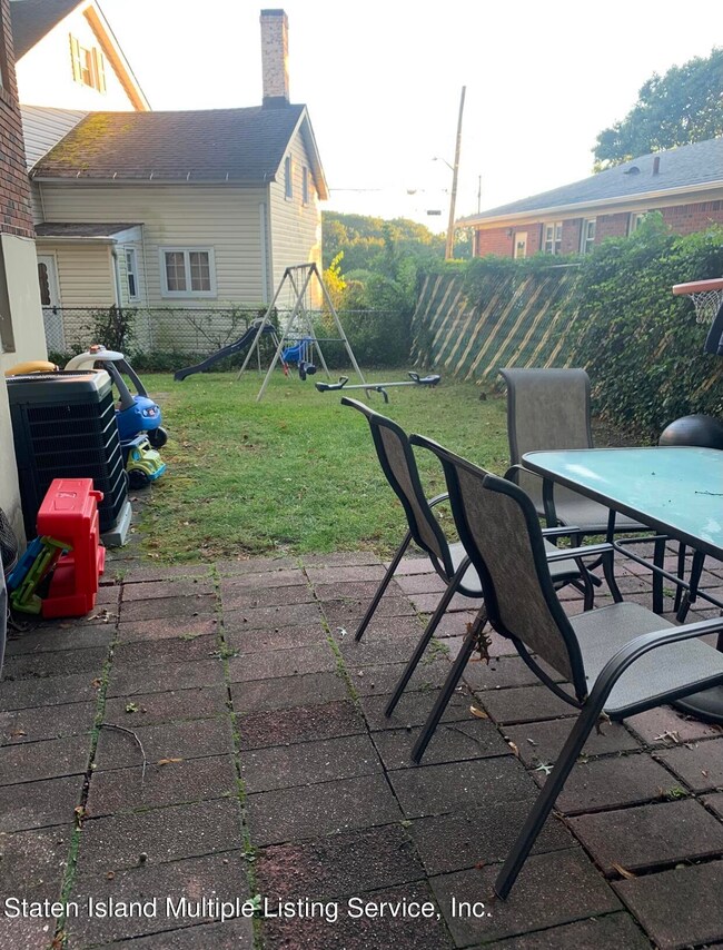 39 Glenwood Place, Staten Island, NY 10310 - photo 5