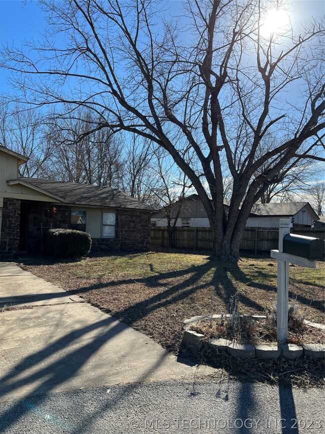 3111 S 211th East Ave, Broken Arrow, OK 74014 - photo 2