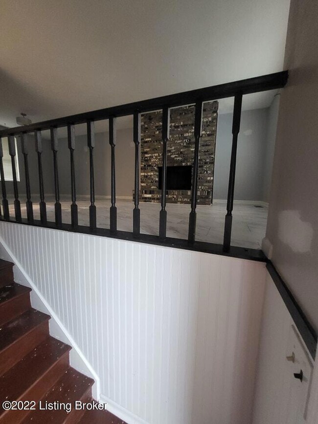 8704 William Penn Way, Louisville, KY 40228 - photo 2