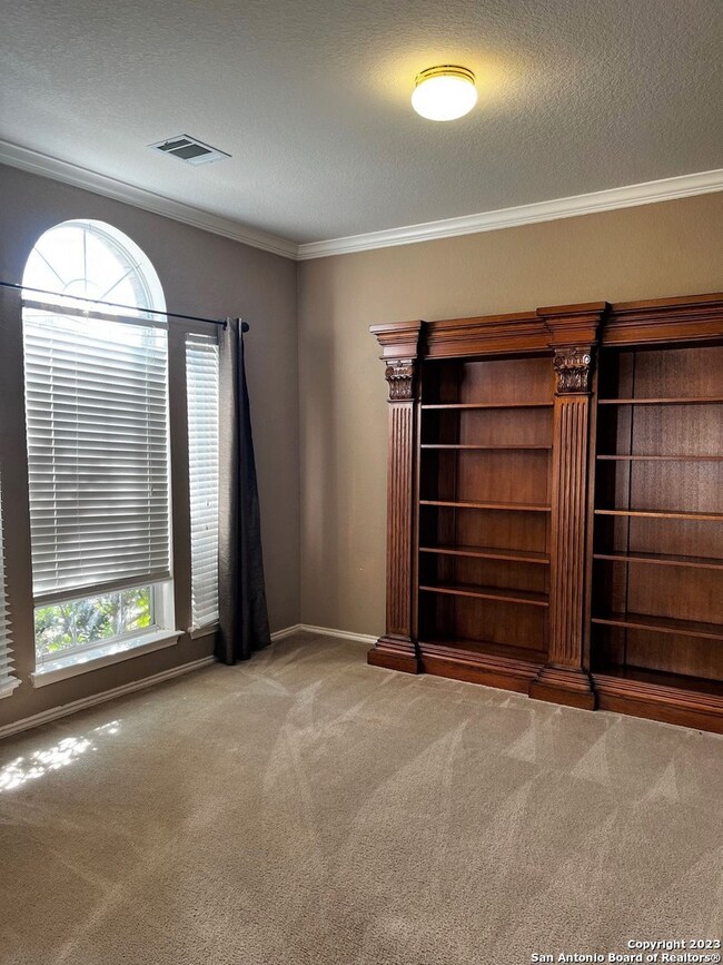 22339 Navasota Cir, San Antonio, TX 78259 - photo 4