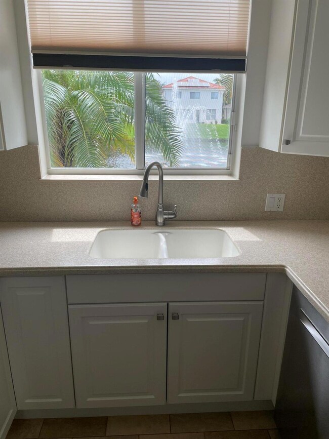 3057 Laurel Ridge Cir, Riviera Beach, FL 33404 - photo 5