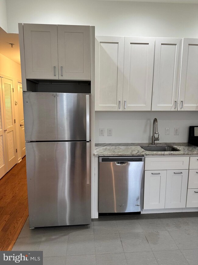 1128 S 19th St unit A, Philadelphia, PA 19146 - photo 5