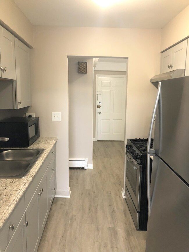 5629 Saint Charles Rd unit 207, Berkeley, IL 60163 - photo 4