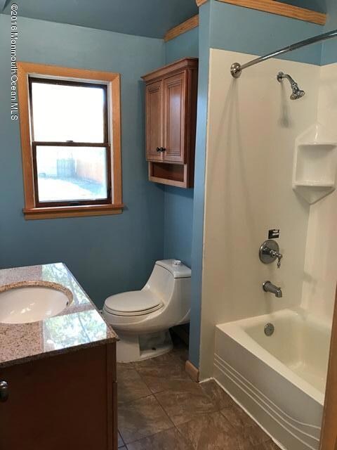 bathroom (2)