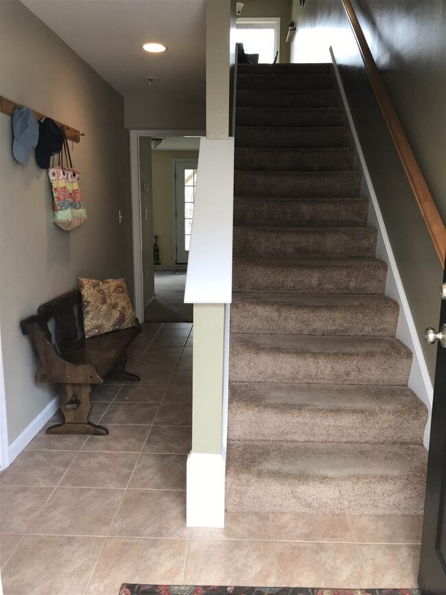 32 Townsend Dr, Dover, NH 03820 - photo 2