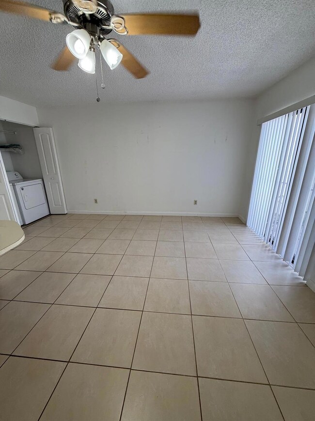 645 Executive Center Dr unit R-104, West Palm Beach, FL 33401 - photo 6