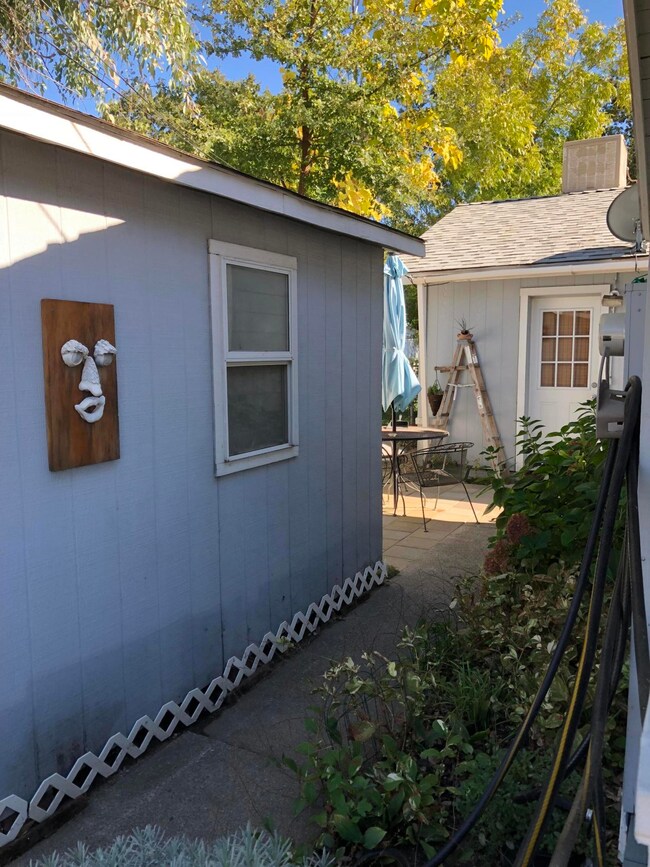 Side area between homes