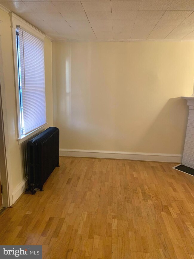 6923 Guilford Rd, Upper Darby, PA 19082 - photo 5