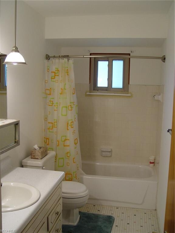 Ceramic tile bath