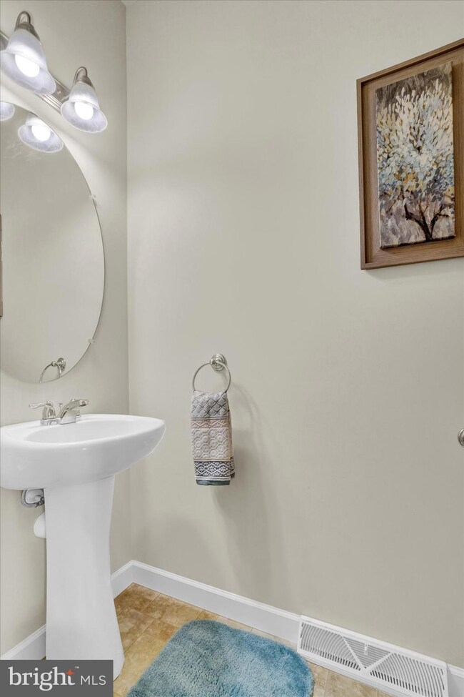 1398 Fieldstone Dr, Mount Joy, PA 17552 - photo 4