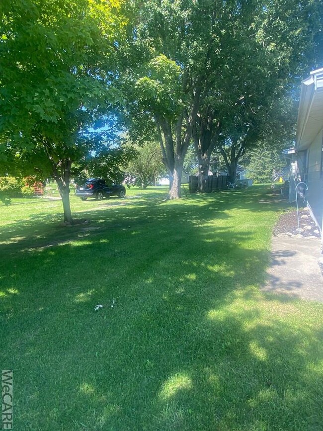 328 E Highland Ave, Ada, OH 45810 - photo 7