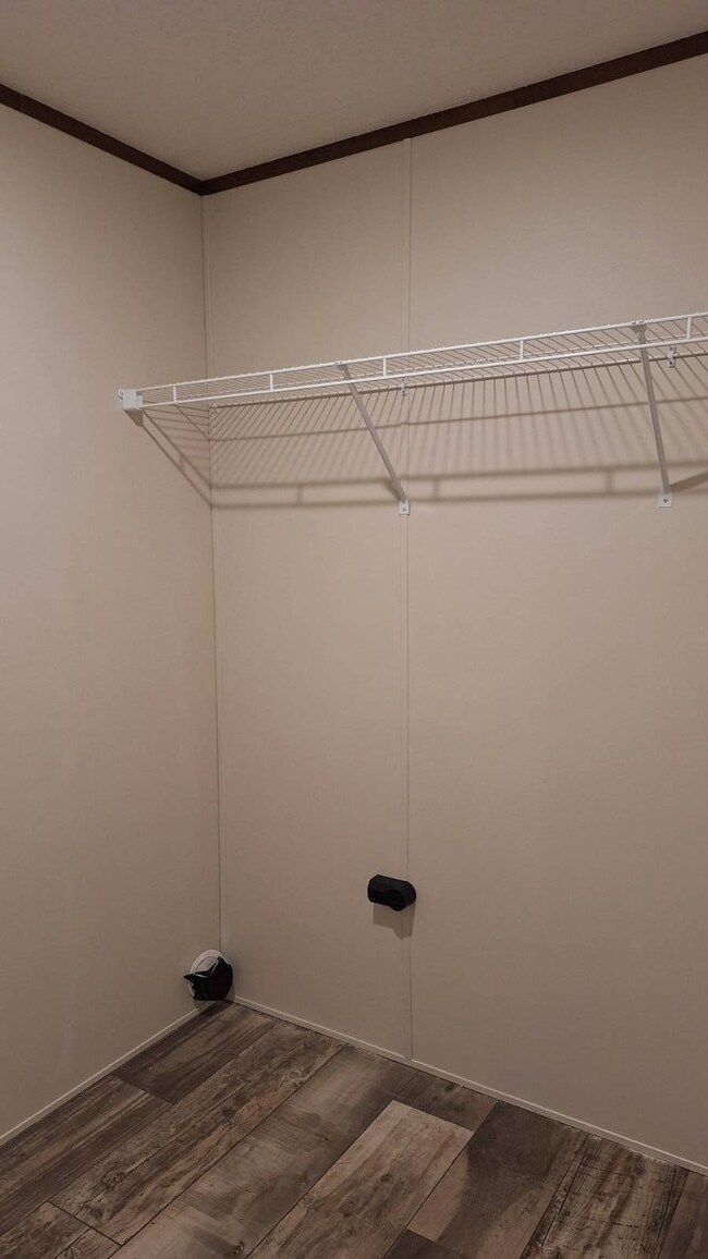 Mud/laundry room