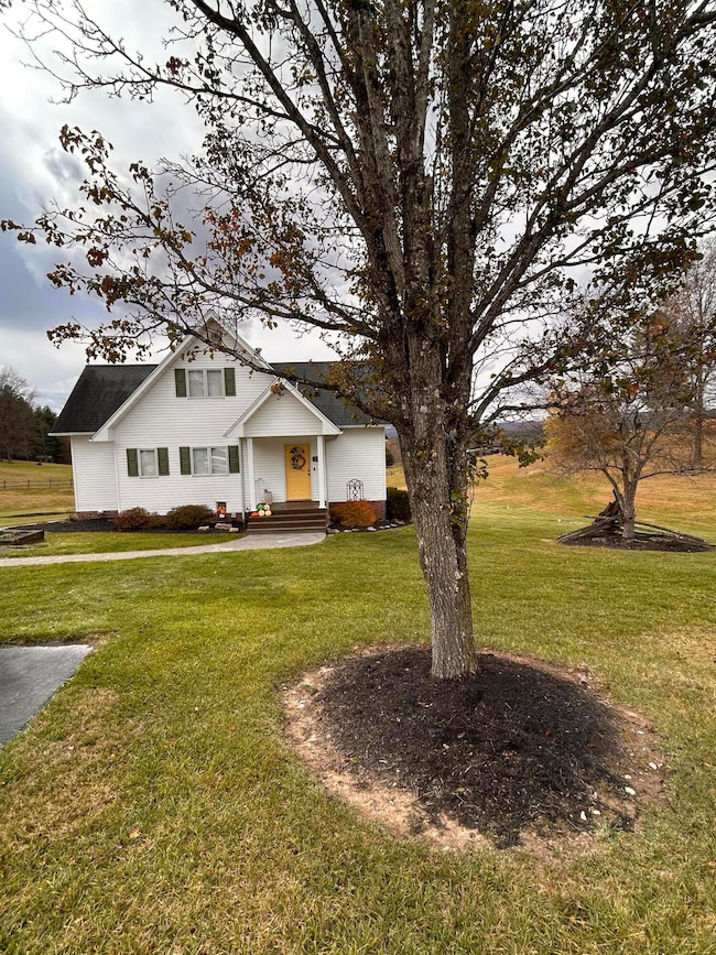 250 N Lakeview Dr, Hinton, WV 25951 - photo 2