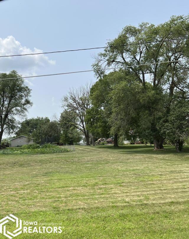 329 E Grace St, Osceola, IA 50213 - photo 2