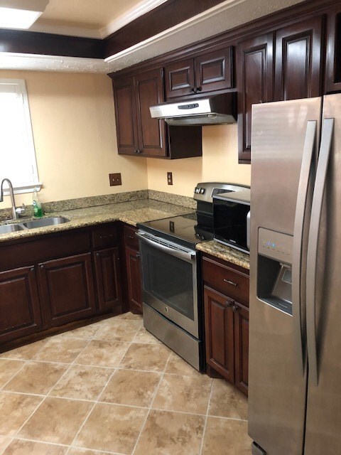 8606 Carriage Creek Dr, Houston, TX 77064 - photo 7