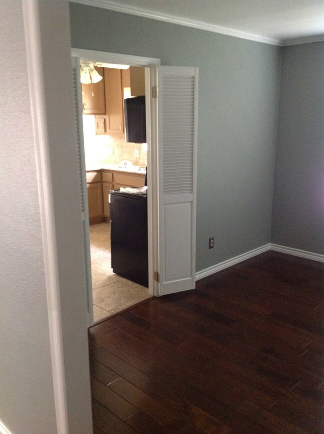 2608 El Camino St, Bay City, TX 77414 - photo 7