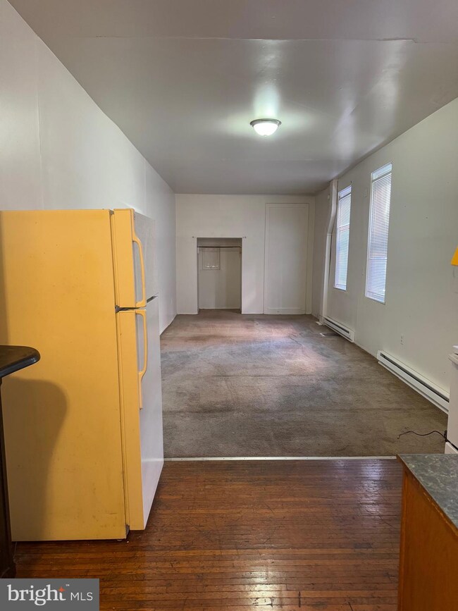 142 S Queen St unit 2, Lancaster, PA 17603 - photo 2