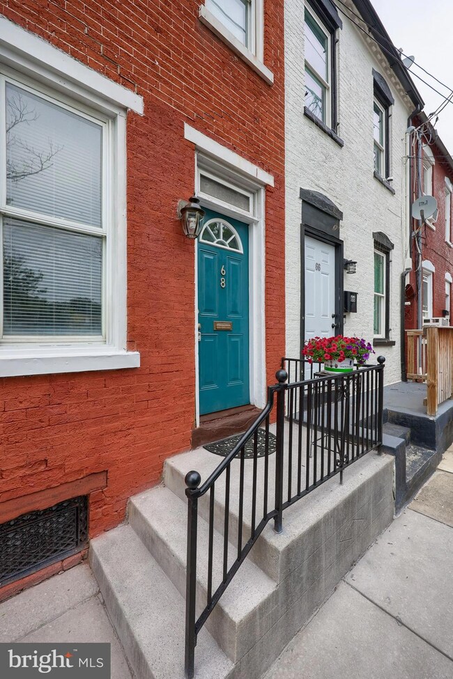68 Locust St, Lancaster, PA 17602 - photo 2
