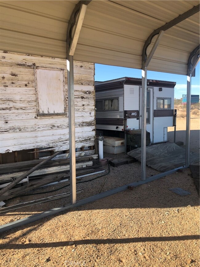 65226 Cherokee Rd, Joshua Tree, CA 92365 - photo 3