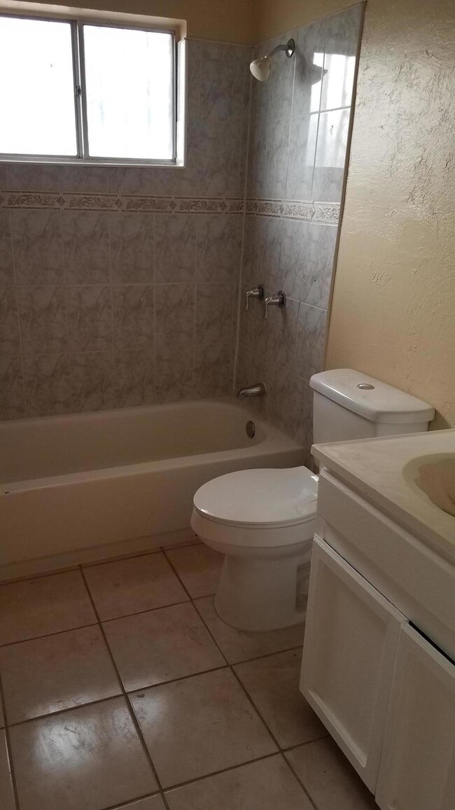 11433 Bob Mitchell Dr, El Paso, TX 79936 - photo 6