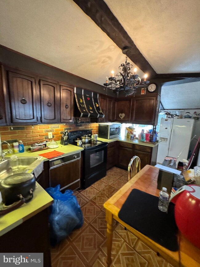 1207 Elm St, Reading, PA 19604 - photo 4