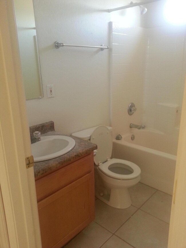 2nd Bath.jpg