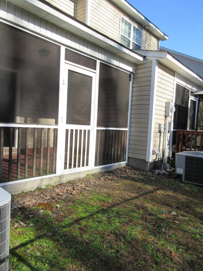 403 Doris Place Dr, Jacksonville, NC 28540 - photo 2