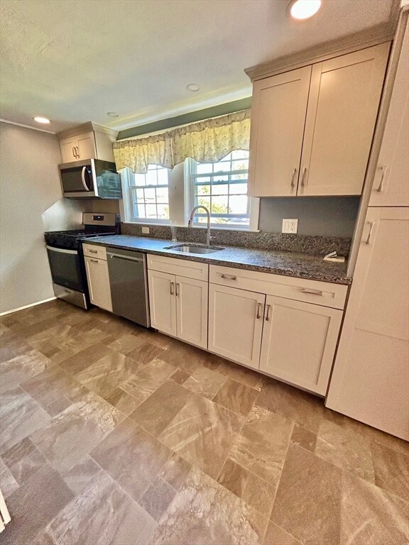 2205 Washington St unit 2, Canton, MA 02021 - photo 2