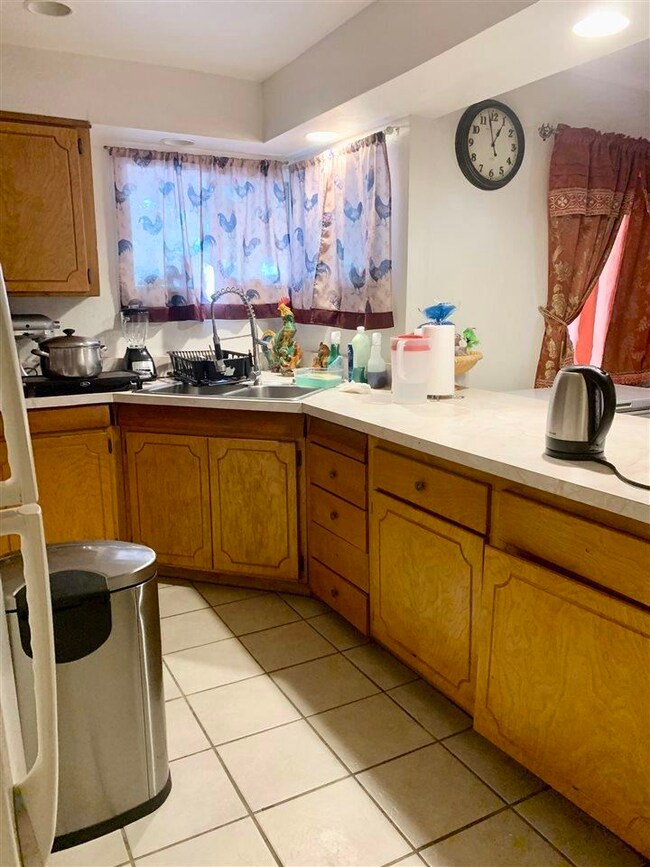 553 S Vaughn Ave, Yuma, AZ 85364 - photo 5