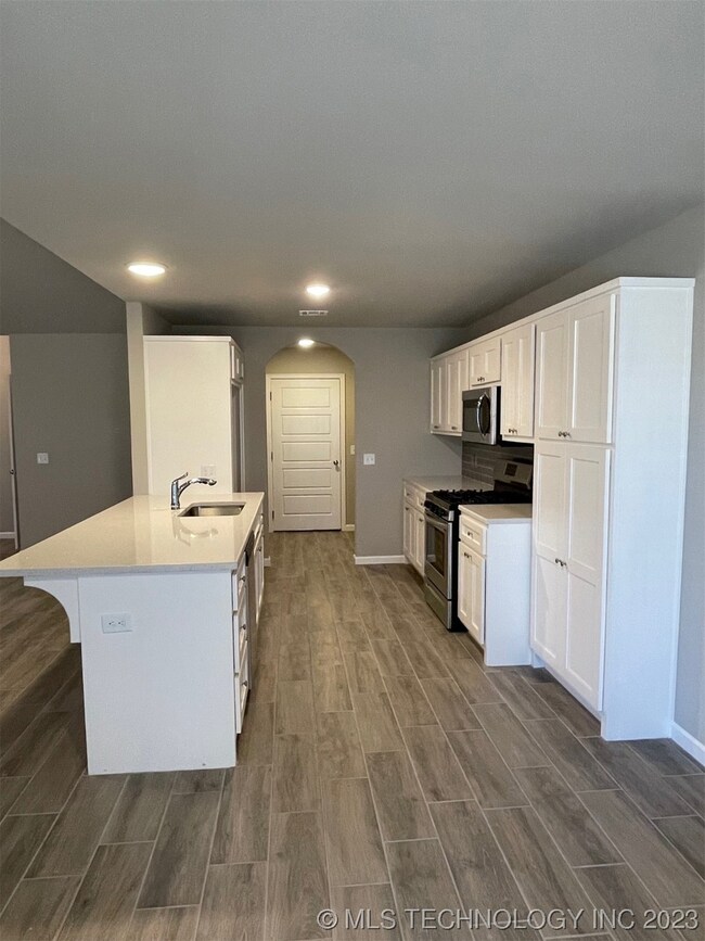 769 E 139th Place, Glenpool, OK 74033 - photo 7