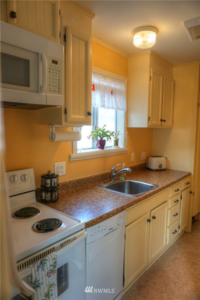 unlisted-address, Everett, WA 98201 - photo 5