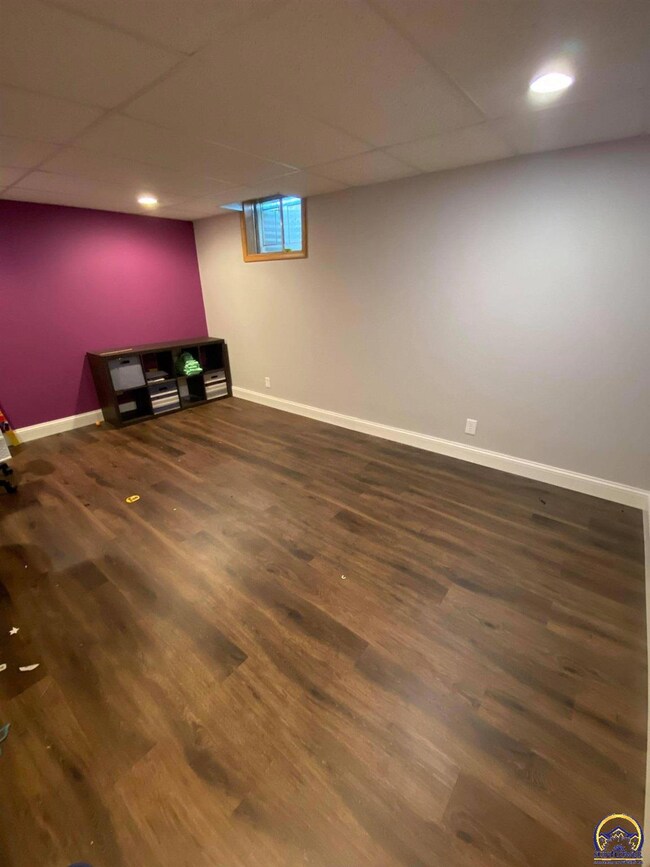 9320 SW Jordan Rd, Wakarusa, KS 66546 - photo 5