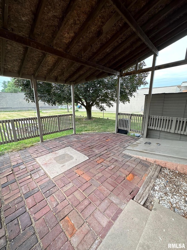 1016 Jersey St, Quincy, IL 62301 - photo 5