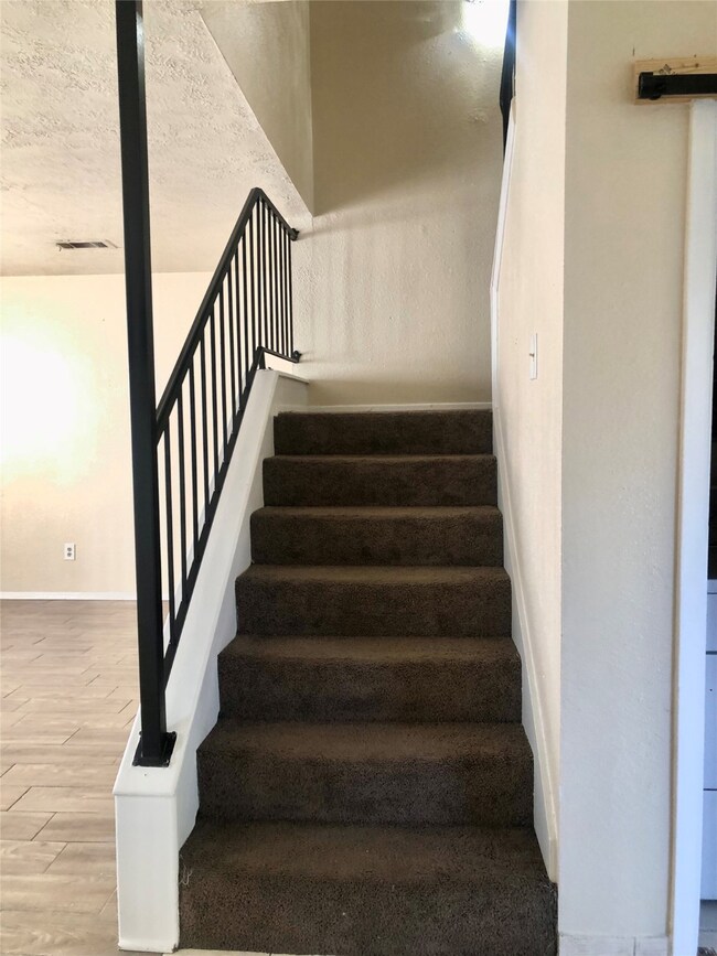 6310 S Briar Bayou Dr unit 6310, Houston, TX 77072 - photo 7