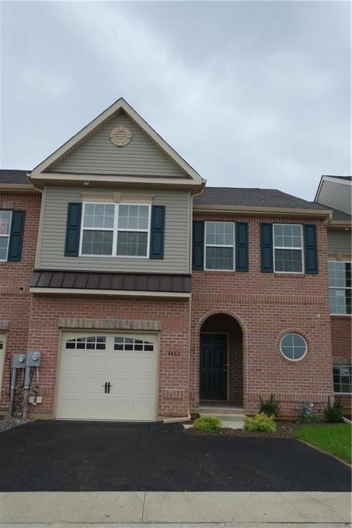 4463 Cottonwood Dr, Nazareth, PA 18064 - photo 2