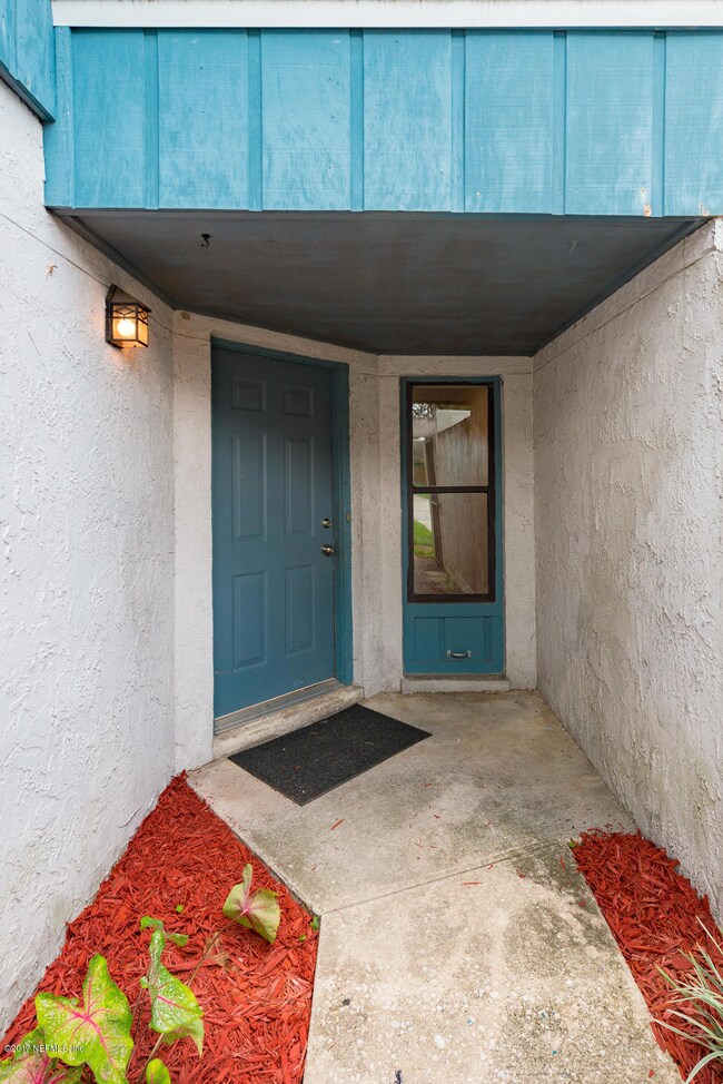 Exterior Foyer