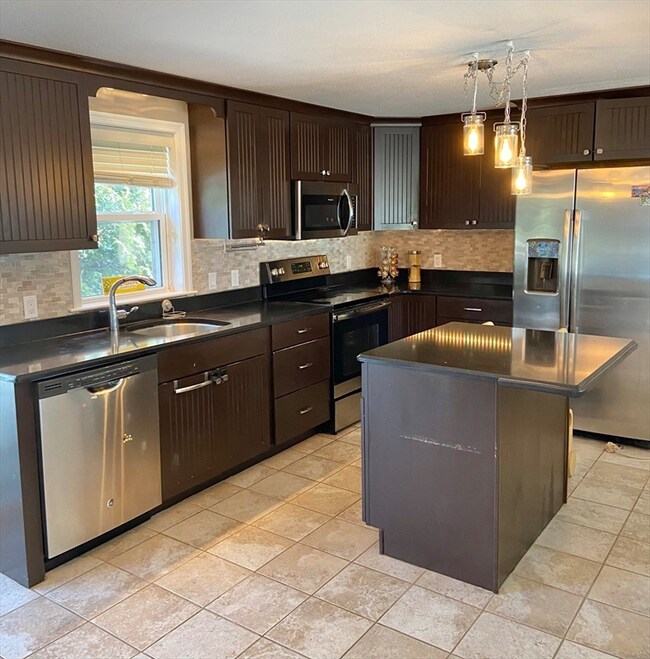 19 Meadowbrook Dr, Sunderland, MA 01375 - photo 7