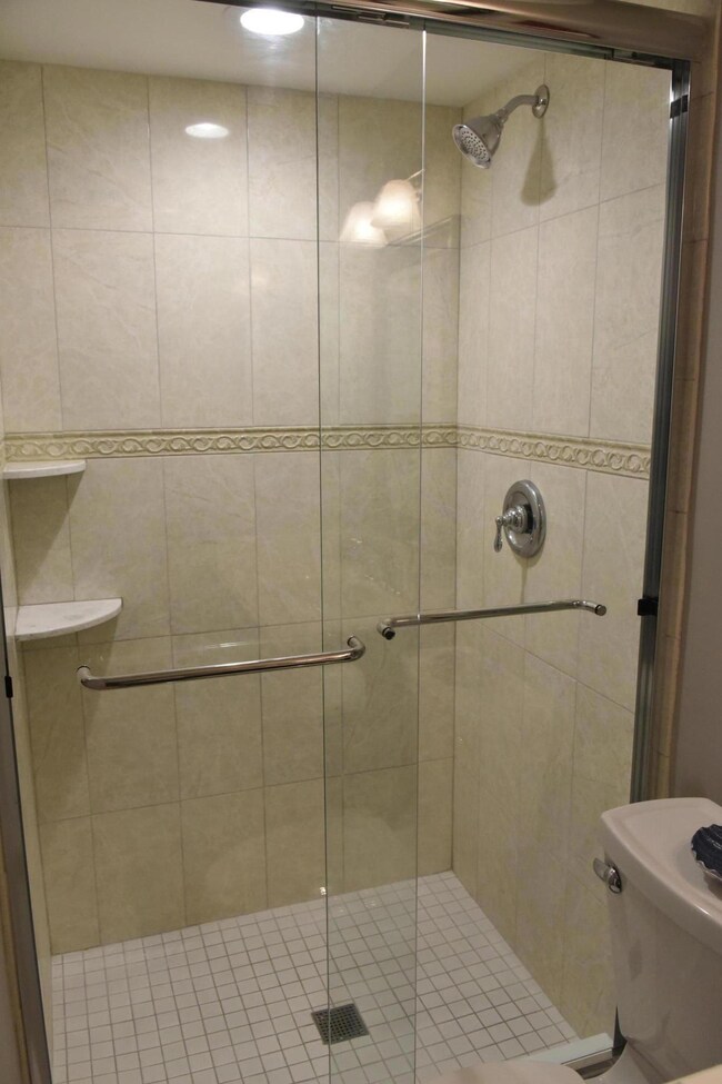 128 Cypress Point Dr unit 128, Palm Beach Gardens, FL 33418 - photo 7