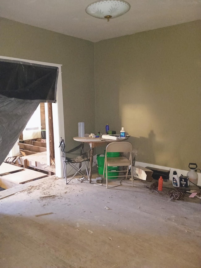 303 W Main St, Harper, KS 67058 - photo 3