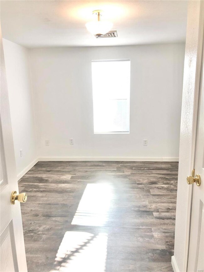 1660 Doubet Rd, Farmington, MO 63640 - photo 2