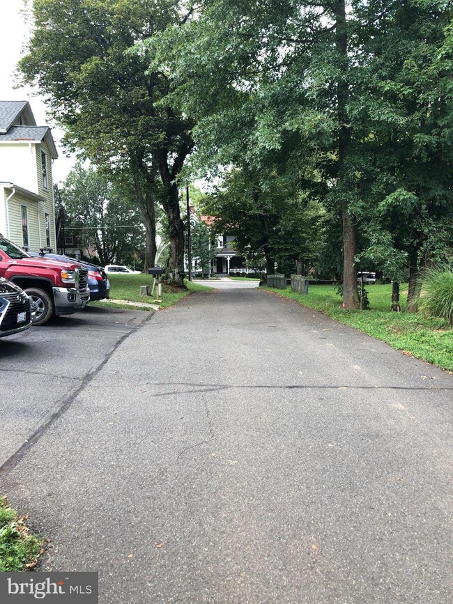 185 Main St unit 187, Warrenton, VA 20186 - photo 4