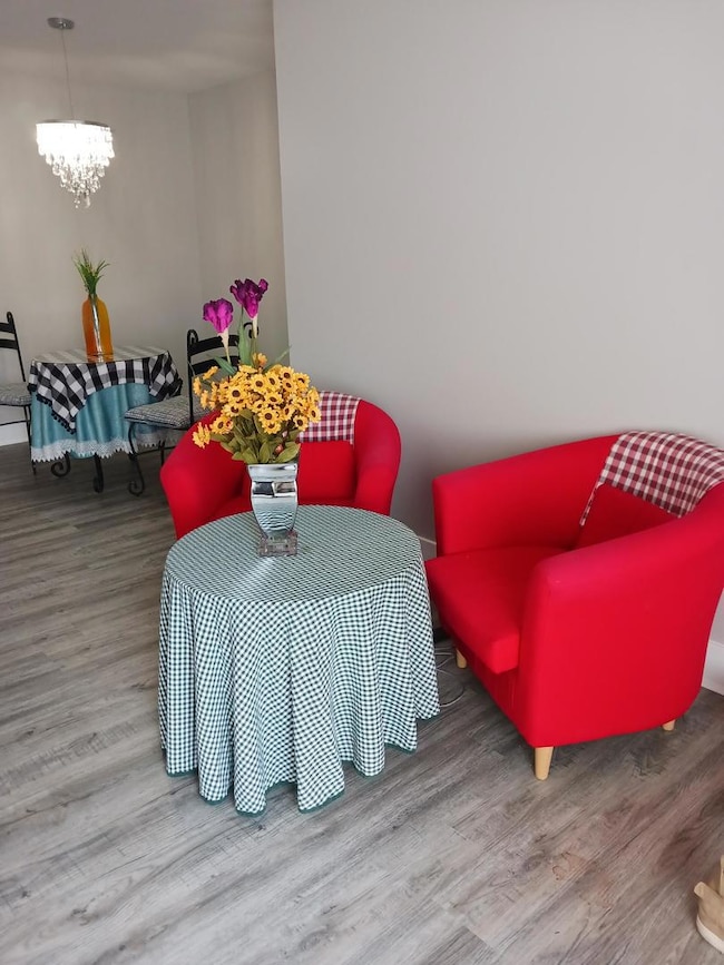 9330 Hamilton Ct unit E, Des Plaines, IL 60016 - photo 5