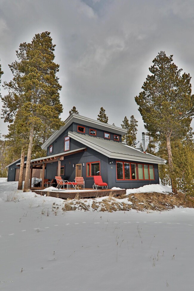 Exterior 3