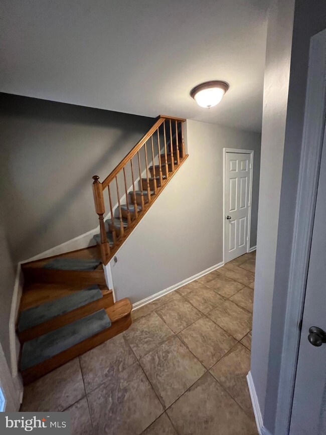 7347 Norris Ave, Sykesville, MD 21784 - photo 2