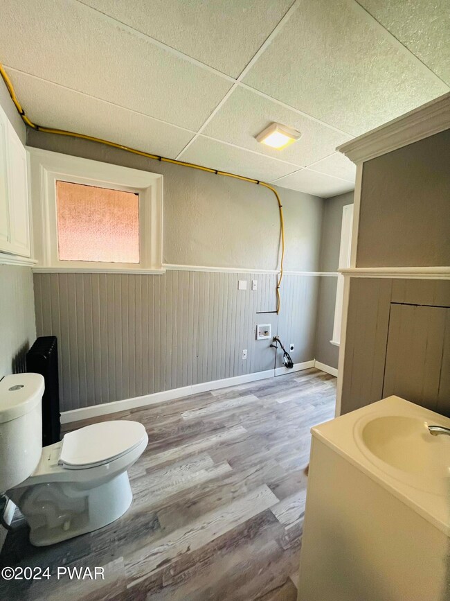 2087 N Main Ave, Scranton, PA 18508 - photo 6