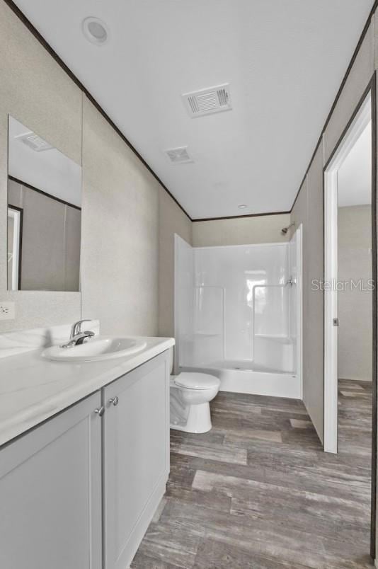 Photos shown are of the same model and are provided as stock images for reference.