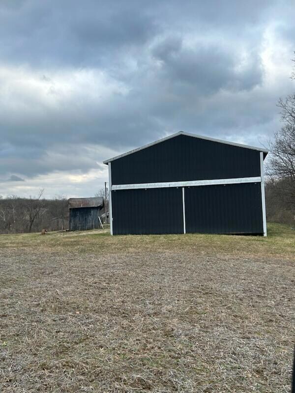 699 Grapevine Rd, Harrodsburg, KY 40330 - photo 2