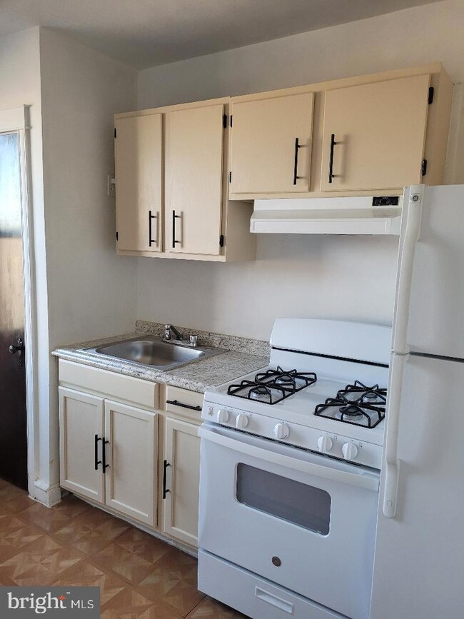 3436 Erdman Ave, Baltimore, MD 21213 - photo 5