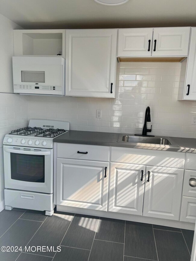 1716 Highway 71 unit D, Spring Lake, NJ 07762 - photo 3