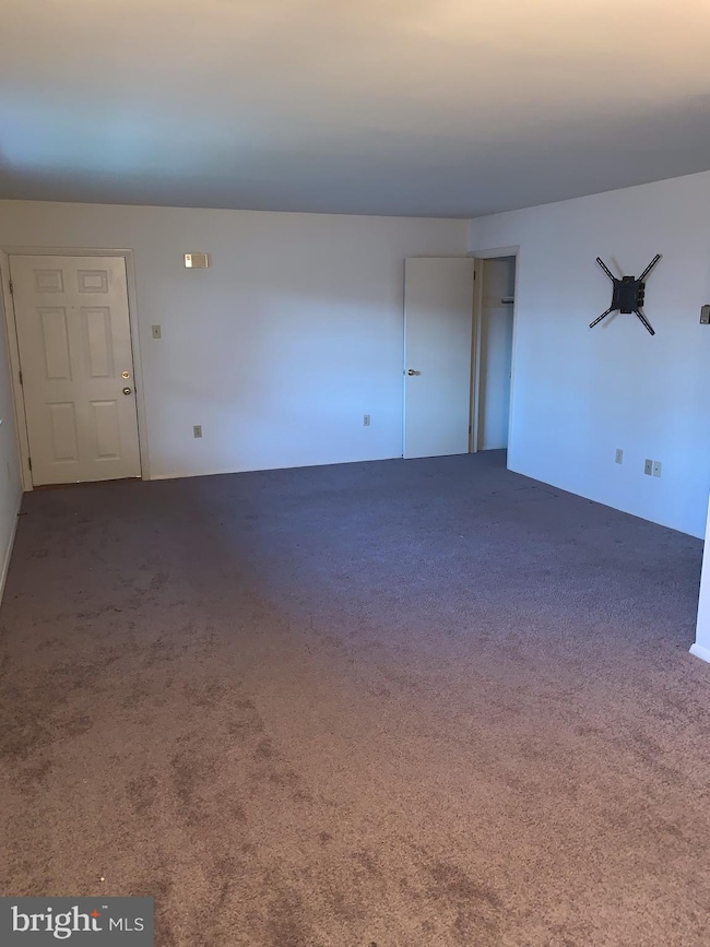 956 E Maple St unit B, Palmyra, PA 17078 - photo 2